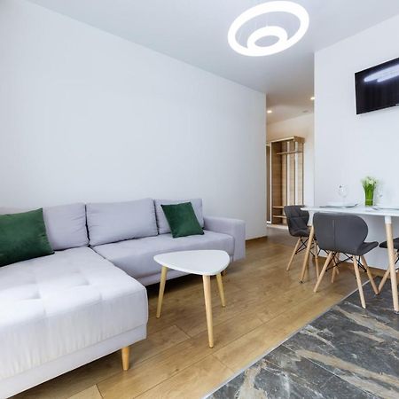 Nyvky Like Home - Nyvky Park - Apt 45 Κίεβο Εξωτερικό φωτογραφία